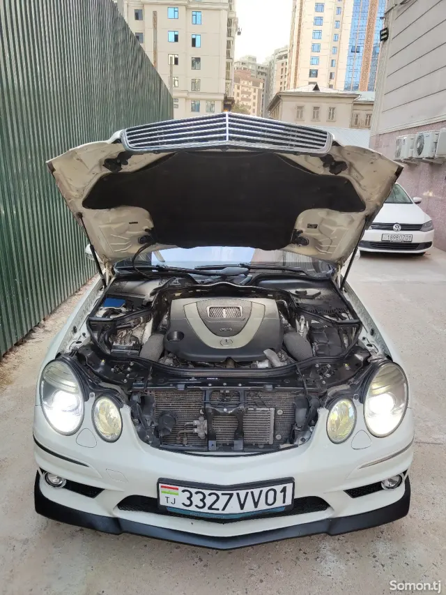 Mercedes-Benz E class 2009 · 5.5 AT