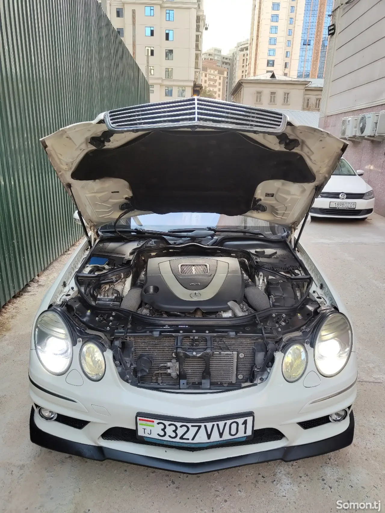 Mercedes-Benz E class 2009 · 5.5 AT