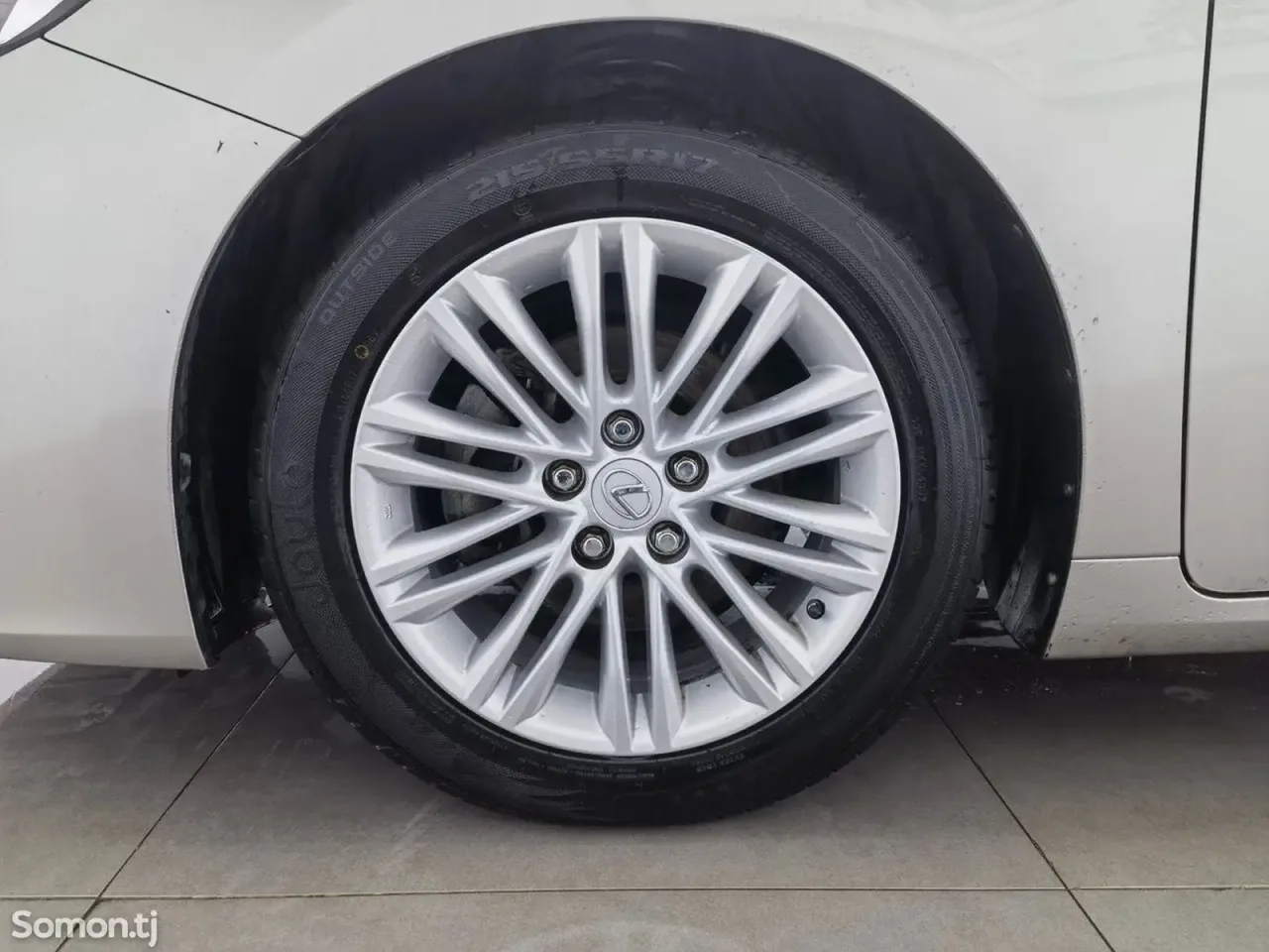 Lexus ES series 2016 · 2.0 AT