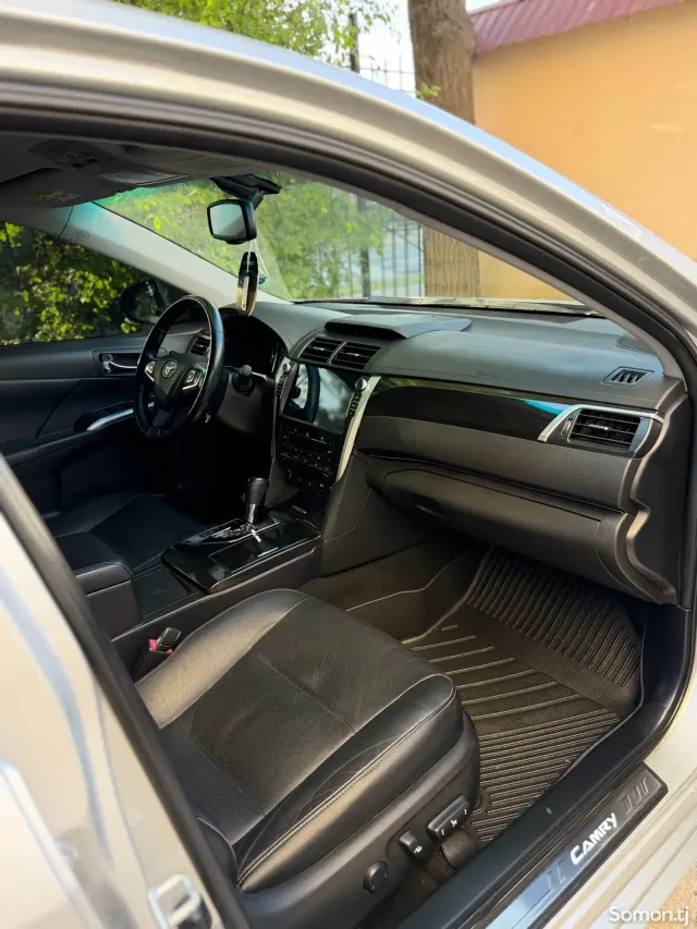Toyota Camry 2016 · 2.5 AT