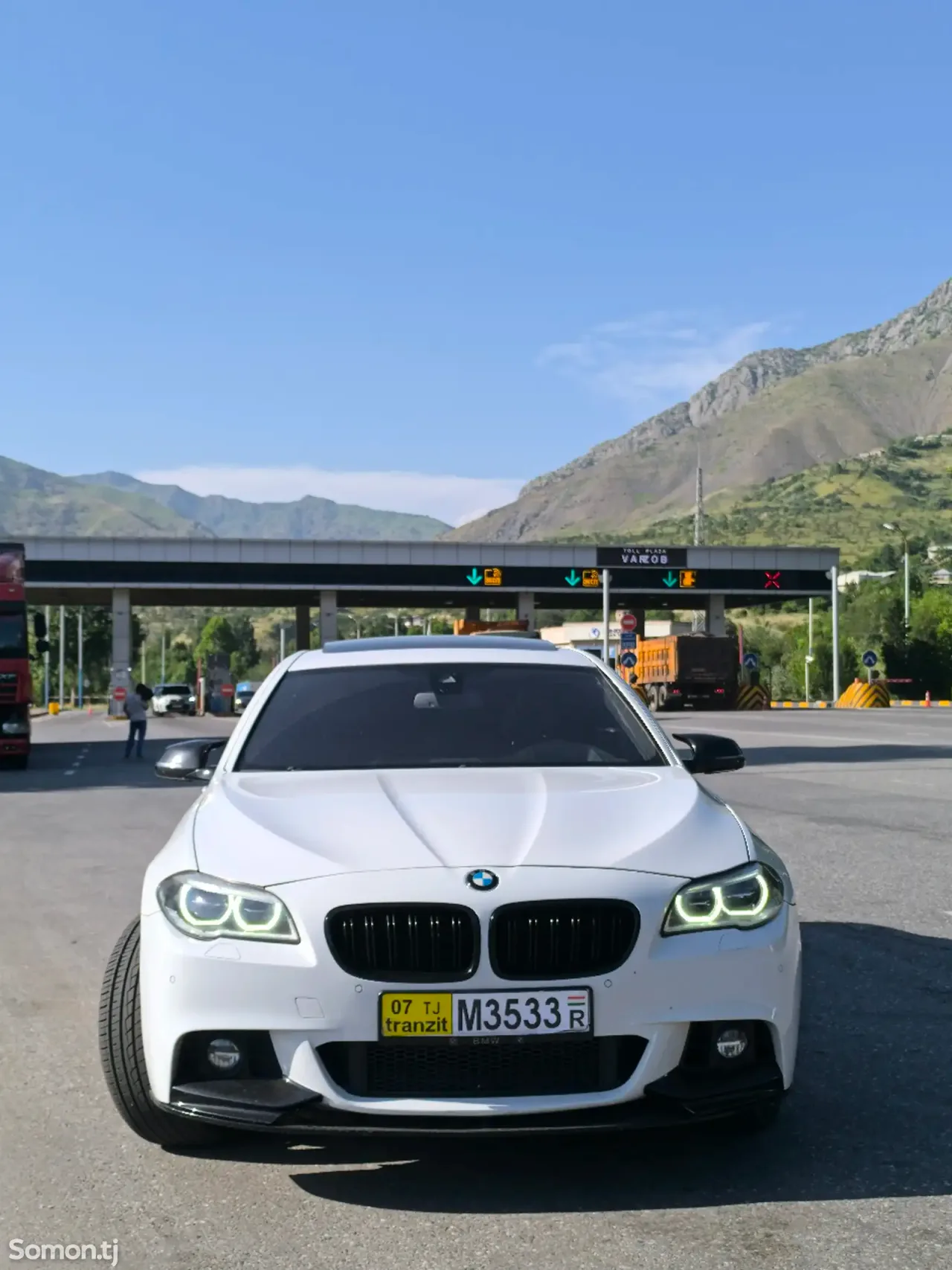 BMW M5 2015 · 3.0 AT