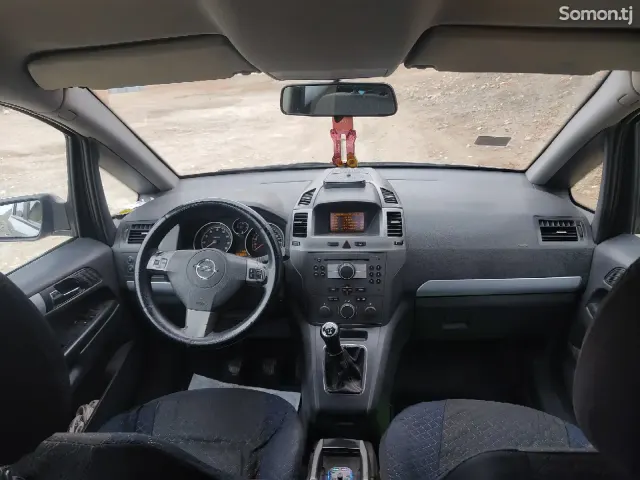 Opel Zafira 2006 · 1.8 MT