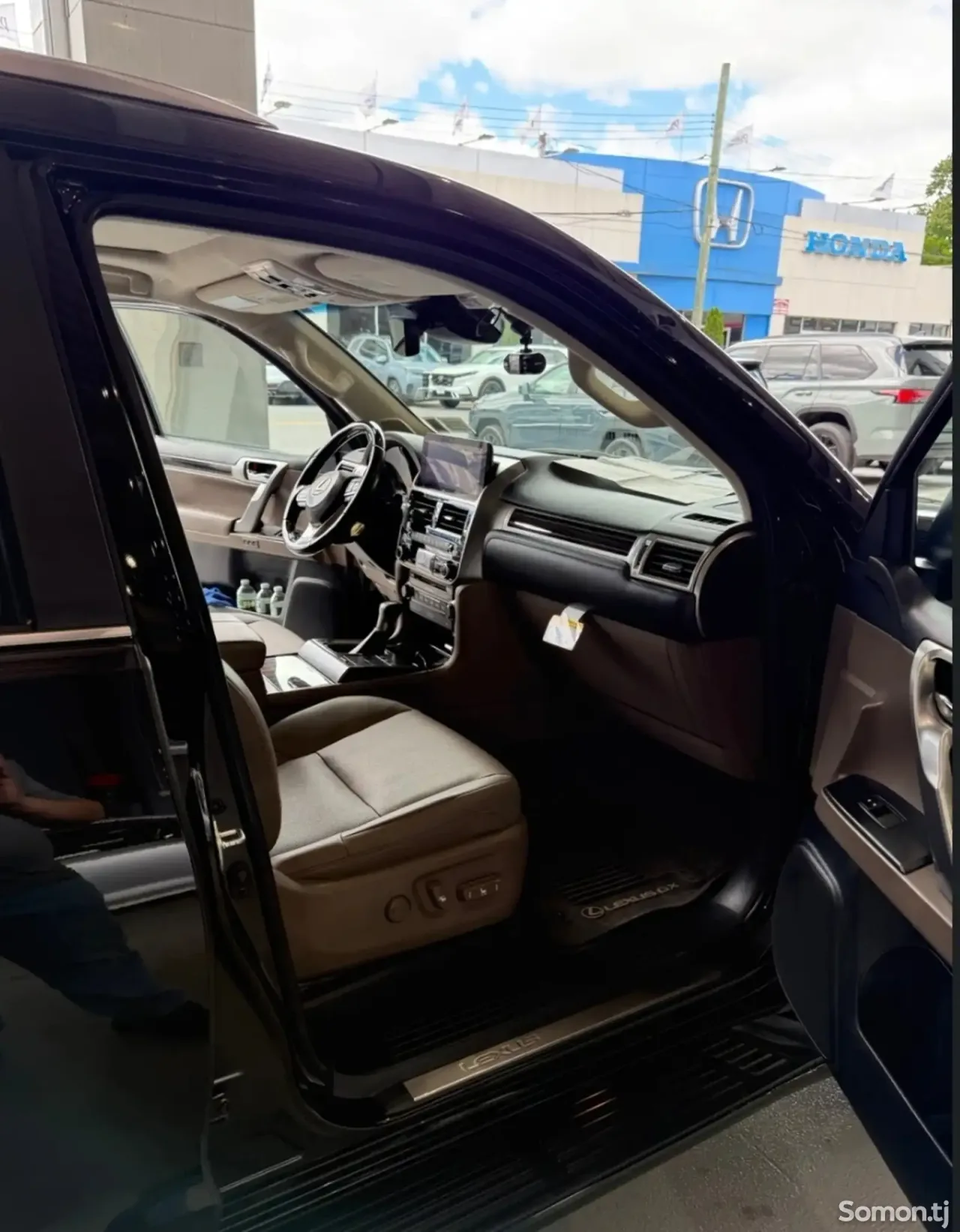 Lexus GX series 2023 · 4.6 AT
