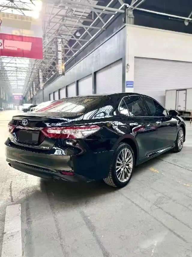 Toyota Camry 2018 · 2.5 AT