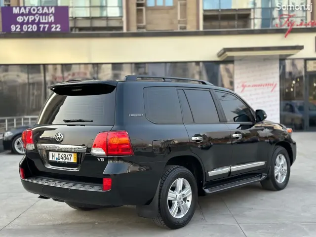 Toyota Land Cruiser 2015 · 4.5 AT