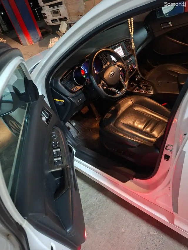 Kia K5 2013 · 2.0 AT