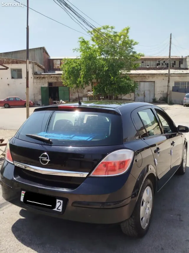 Opel Astra H 2006 · 1.4 MT