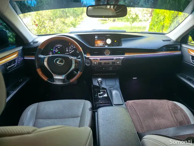 Lexus ES series 2014 · 3.0 AT