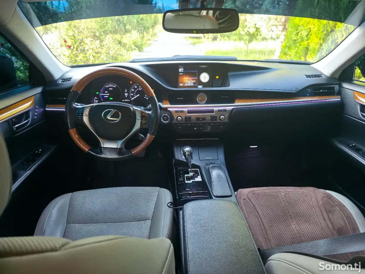 Lexus ES series 2014 · 3.0 AT
