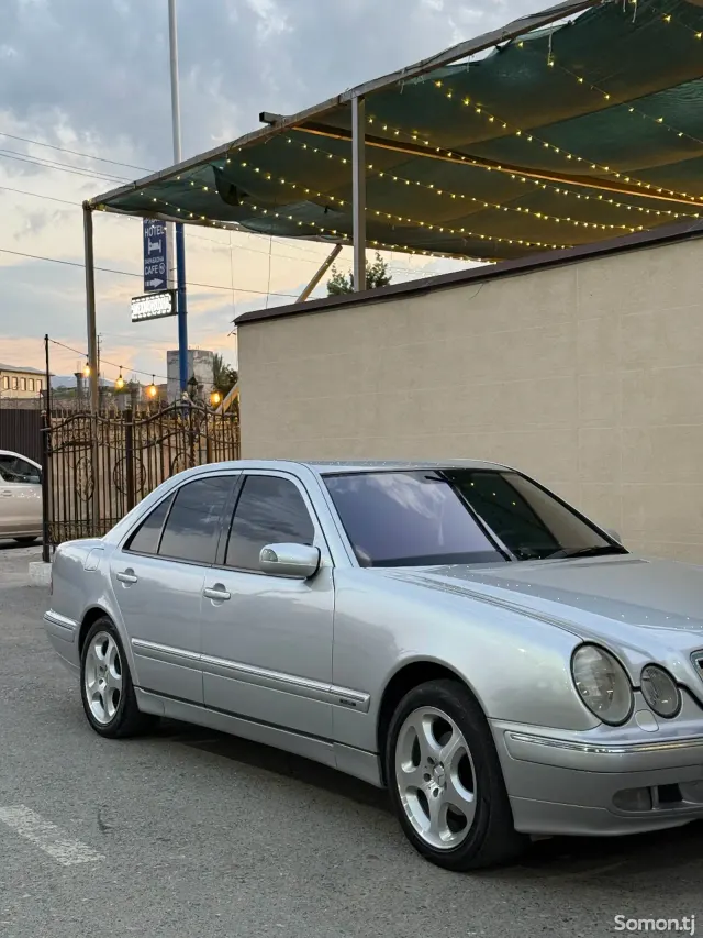 Mercedes-Benz E class 2001 · 2.3 AT
