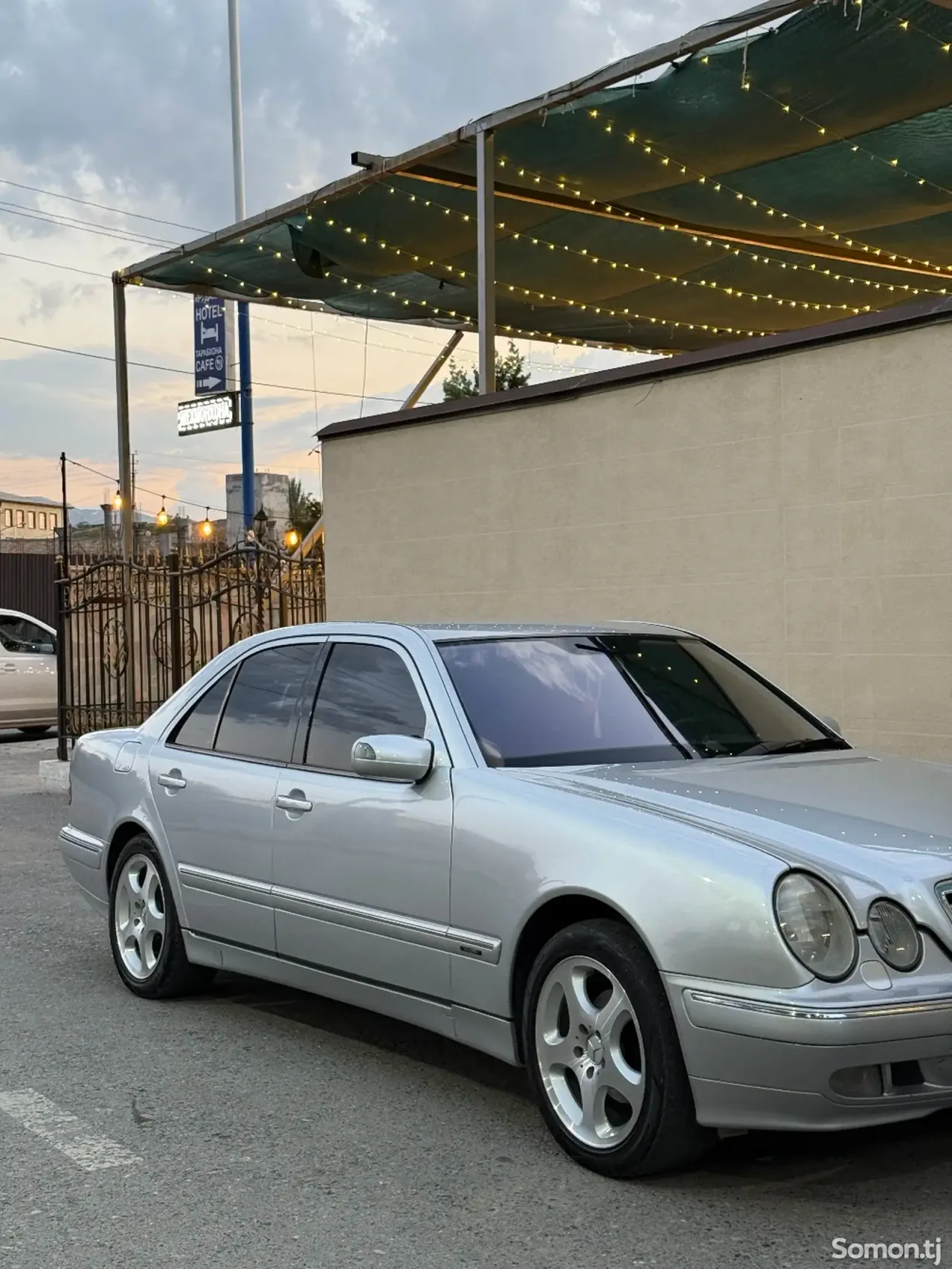 Mercedes-Benz E class 2001 · 2.3 AT