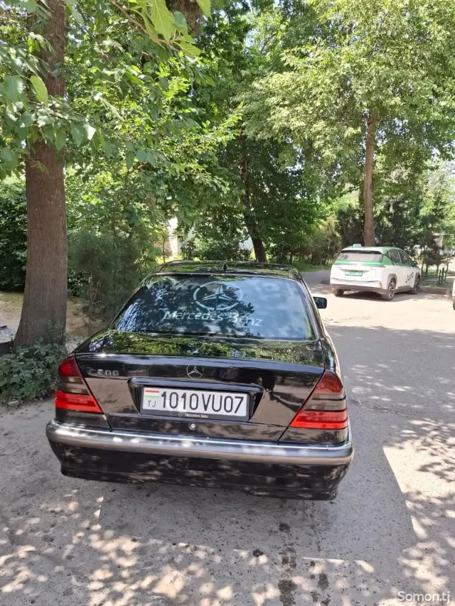 Mercedes-Benz C class 2000 · 2.0 MT