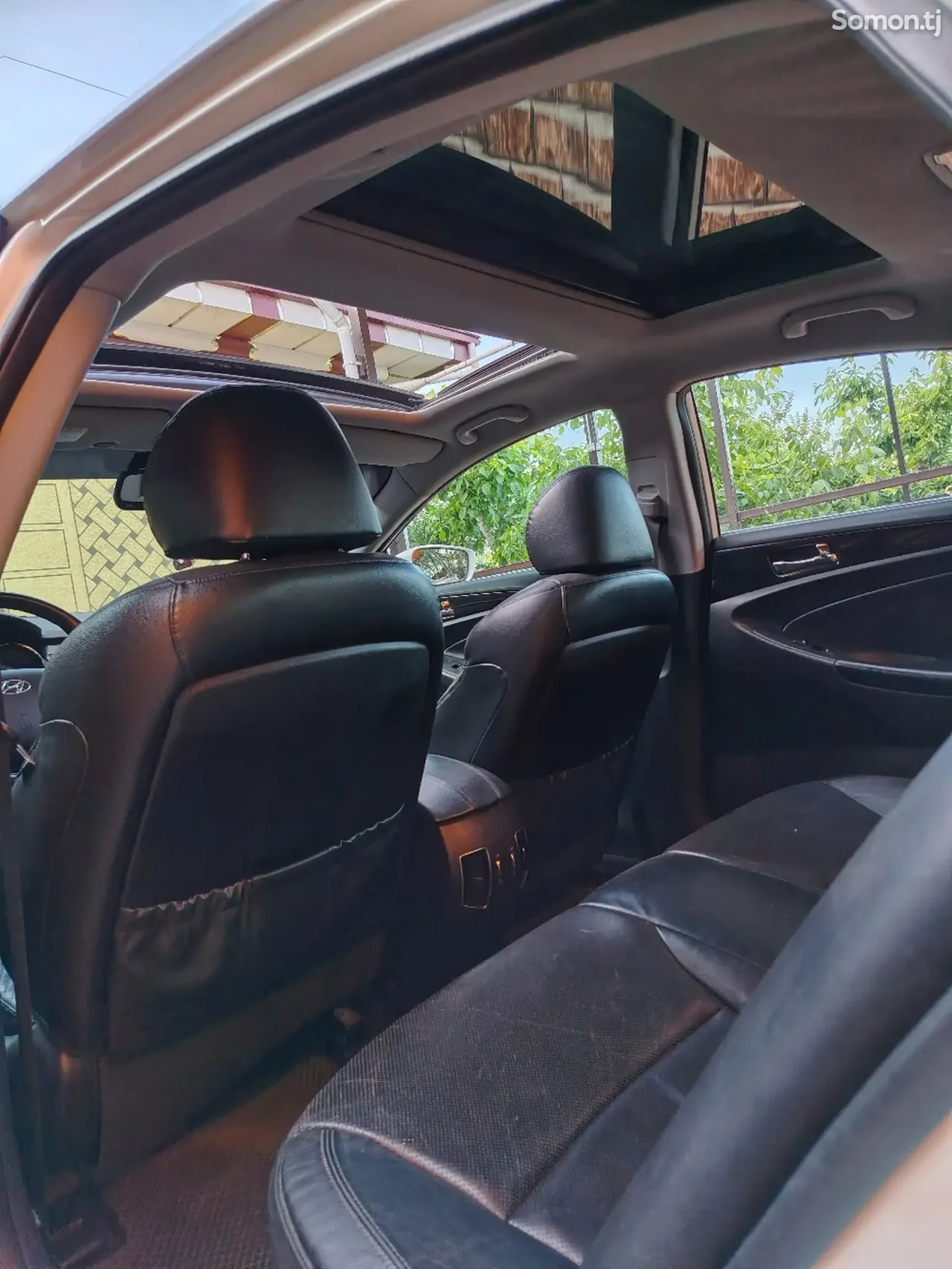 Hyundai Sonata 2011 · 2.0 AT