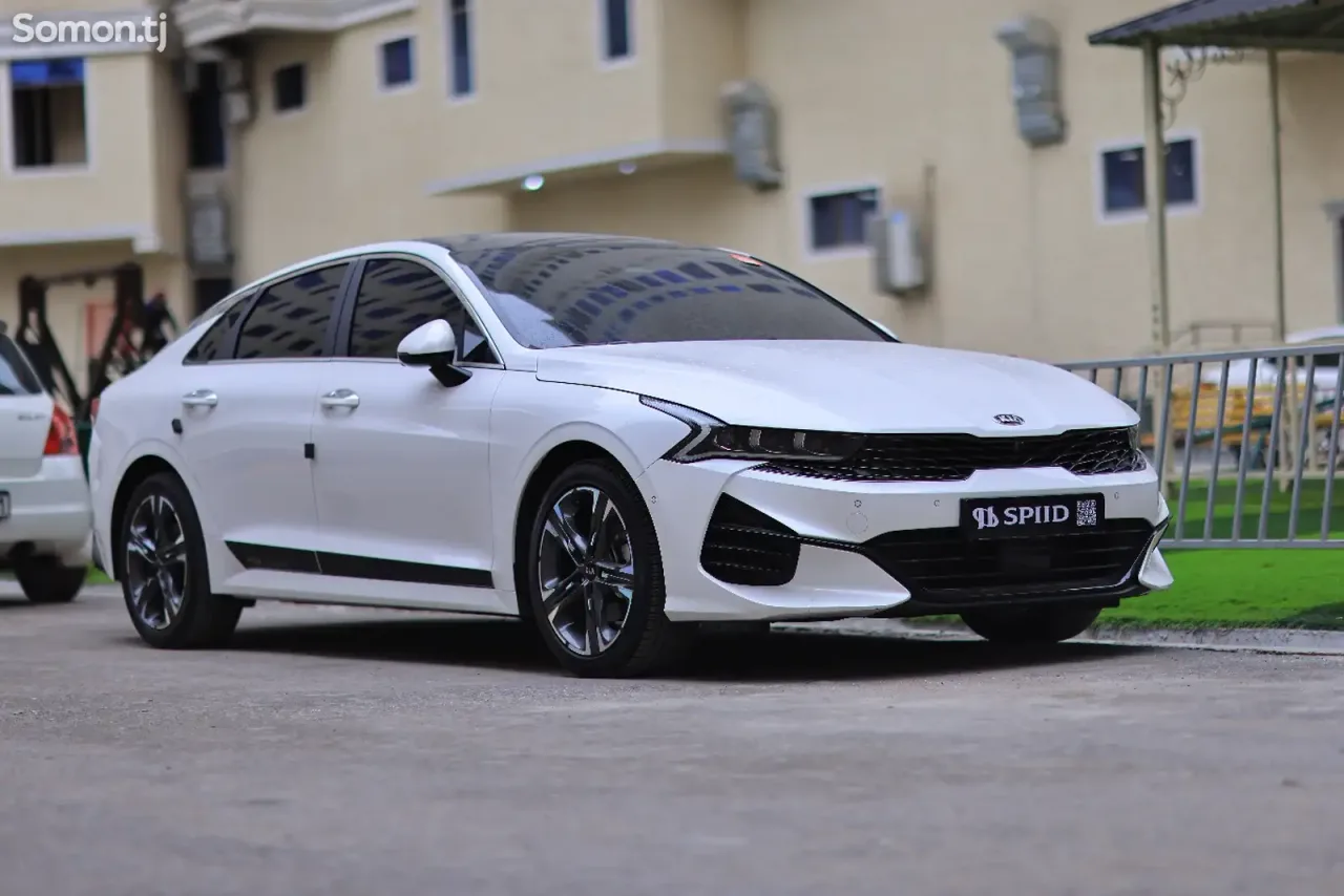 Kia K5 2021 · 2.0 AT