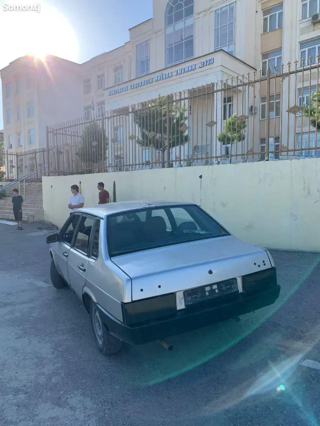 Lada (ВАЗ) 21099 2004 · 1.6 MT
