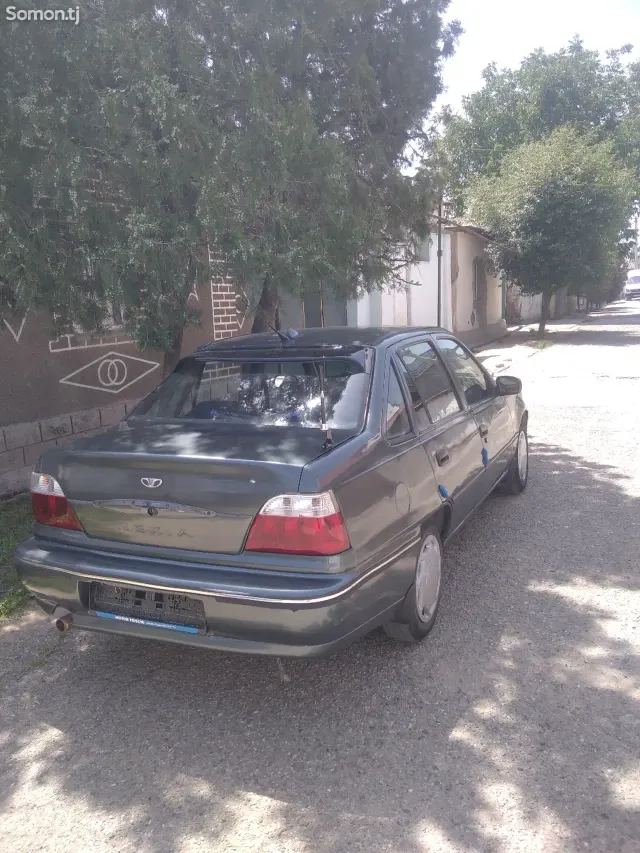 Daewoo Nexia 1995 · 1.6 MT
