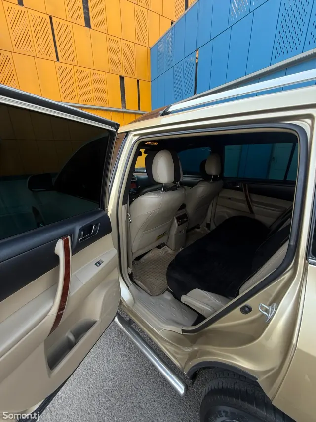 Toyota Highlander 2012 · 3.5 AT