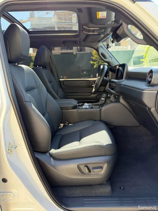 Toyota Land Cruiser Prado 2026 · 2.5 AT