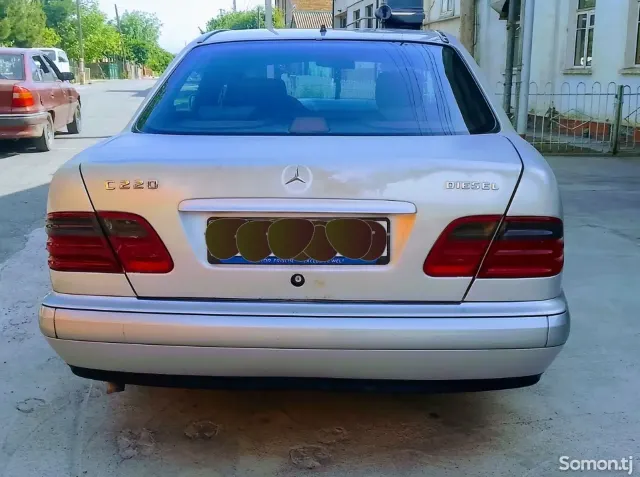 Mercedes-Benz E class 1997 · 2.2 MT
