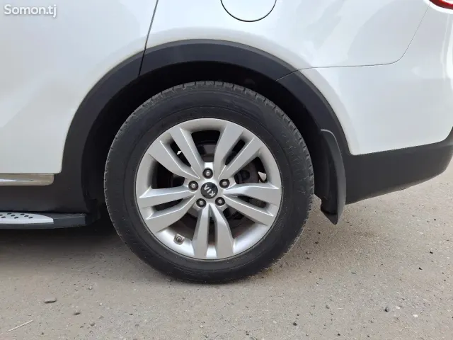 Kia Sorento 2016 · 2.0 AT