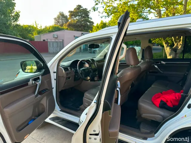 Lexus GX series 2015 · 4.6 AT