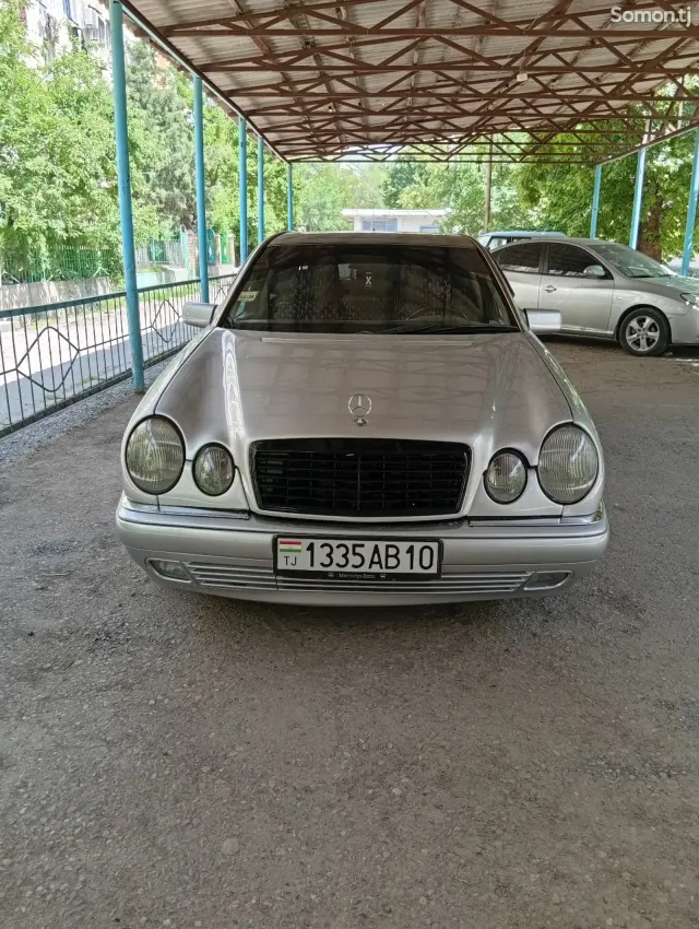 Mercedes-Benz E class 1999 · 2.4 AT