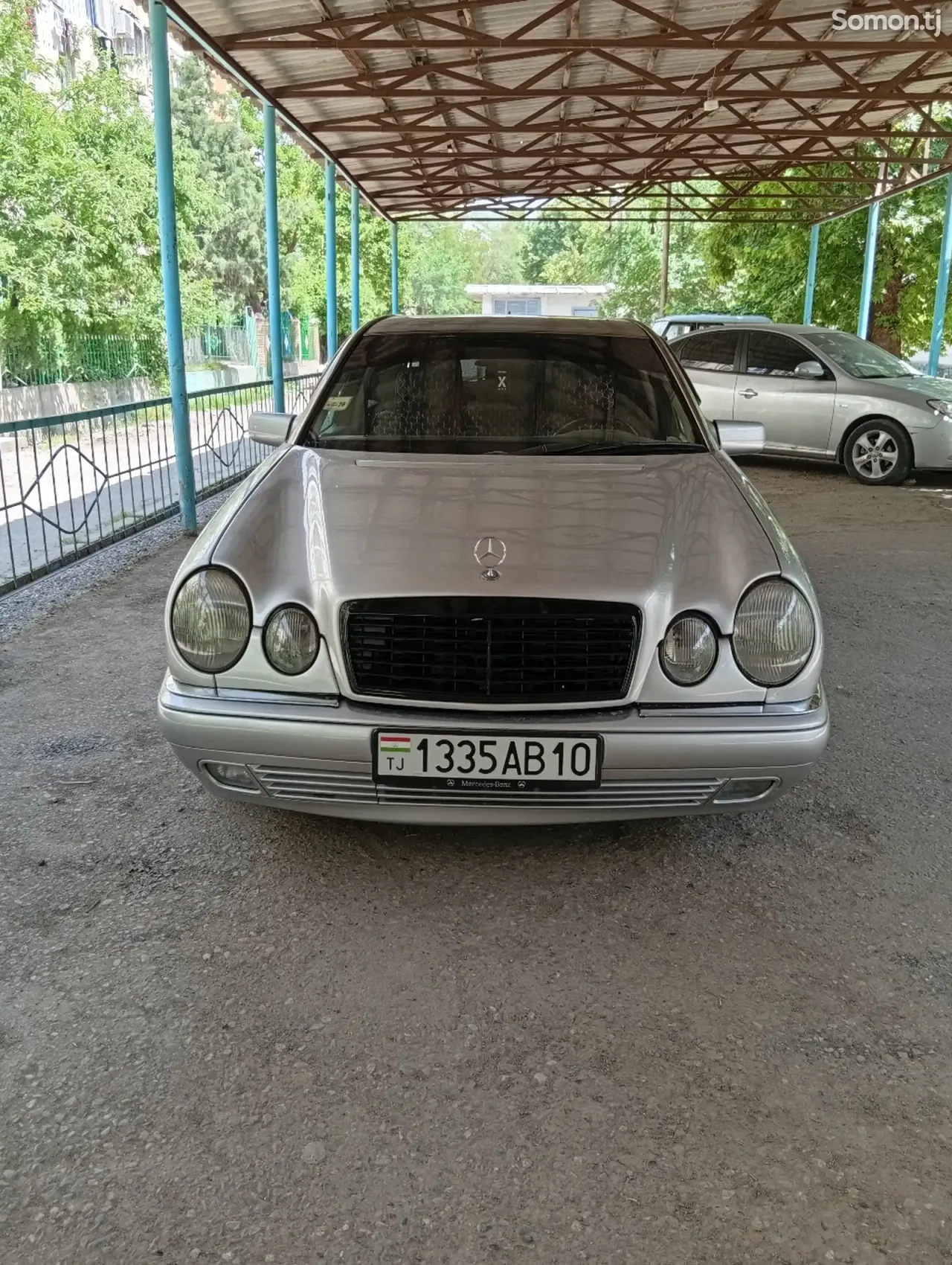Mercedes-Benz E class 1999 · 2.4 AT