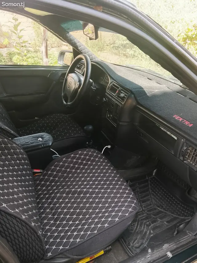 Opel Vectra B 1995 · 1.6 MT