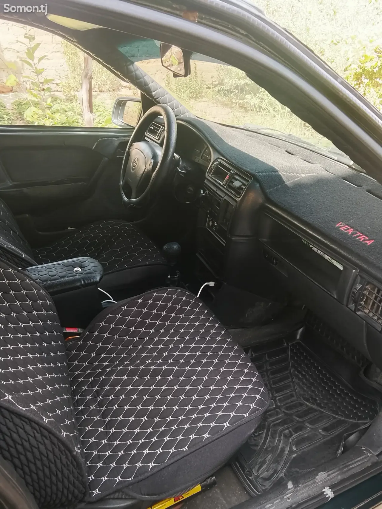 Opel Vectra B 1995 · 1.6 MT