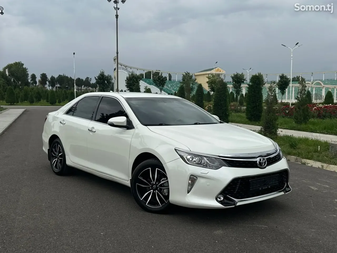 Toyota Camry 2017 · 2.5 AT