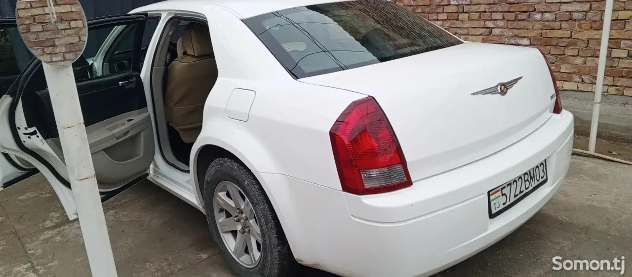 Chrysler 300C 2006 · 2.7 AT