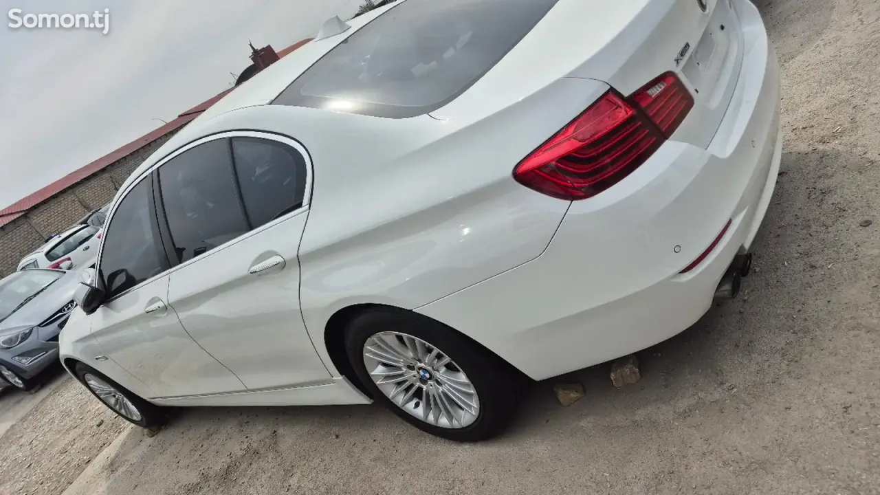 BMW 5 series 2015 · 2.0 AT