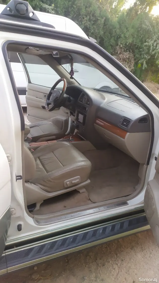 Infiniti QX series 2004 · AT