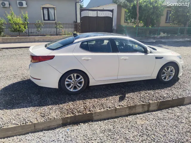 Kia K5 2011 · 2.0 AT