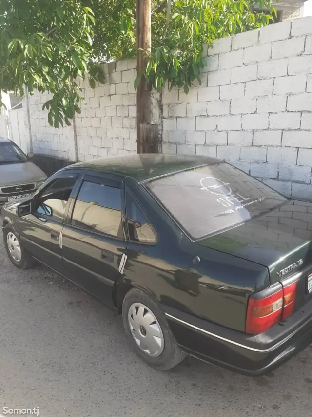 Opel Vectra A 1995 · 1.6 MT