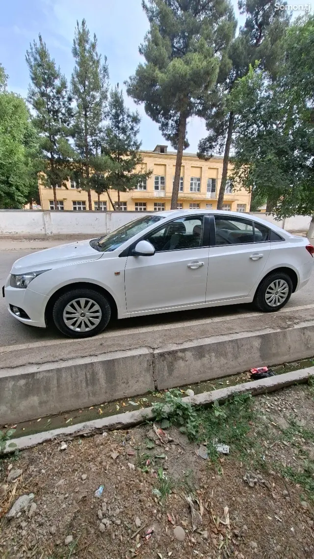 Chevrolet Cruze 2009 · 1.6 MT