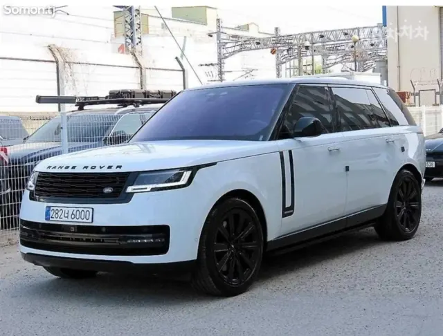 Land Rover Range Rover 2023 · 4.4 AT