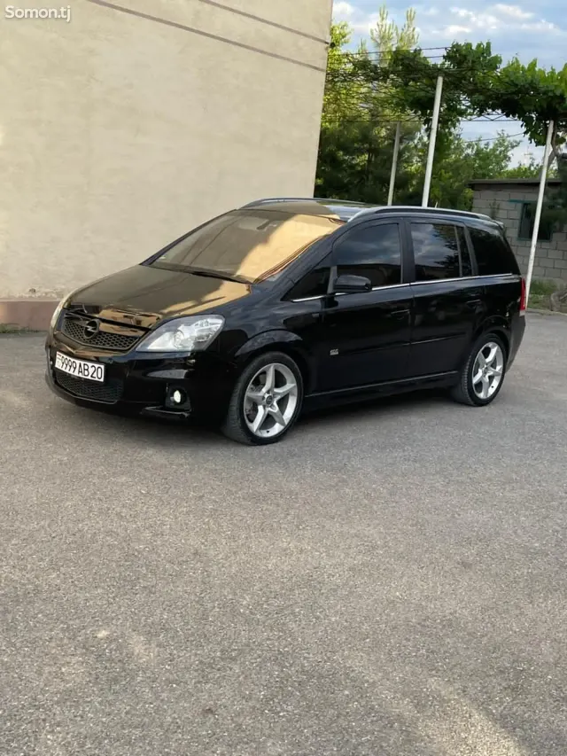 Opel Zafira 2007 · 2.0 MT