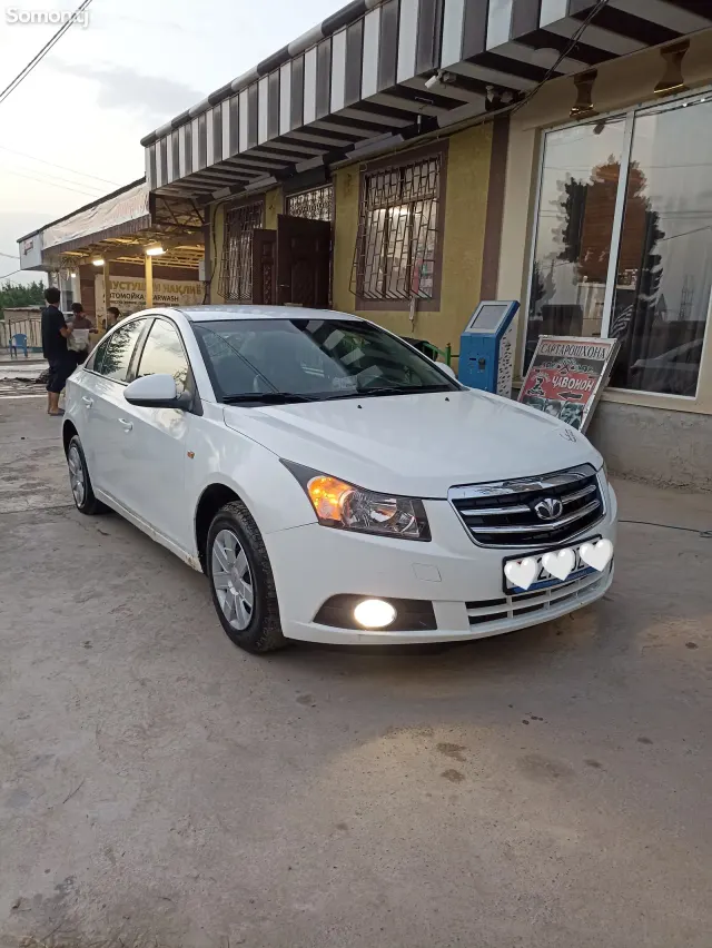 Chevrolet Cruze 2009 · 1.6 MT