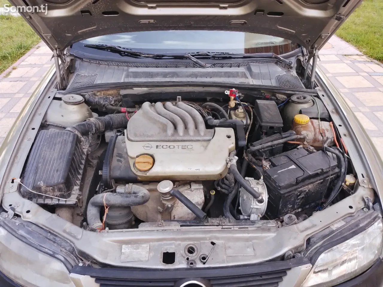 Opel Vectra B 1996 · 1.6 MT