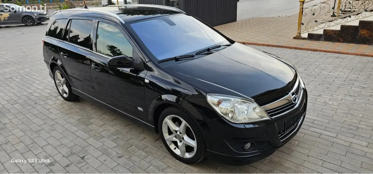 Opel Astra H 2008 · 1.6 MT