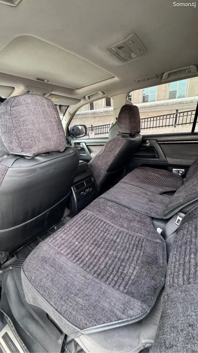Toyota Land Cruiser 2014 · 4.6 AT