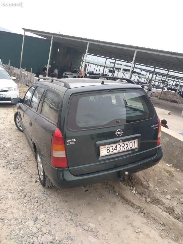Opel Astra G 1999 · 1.8 MT