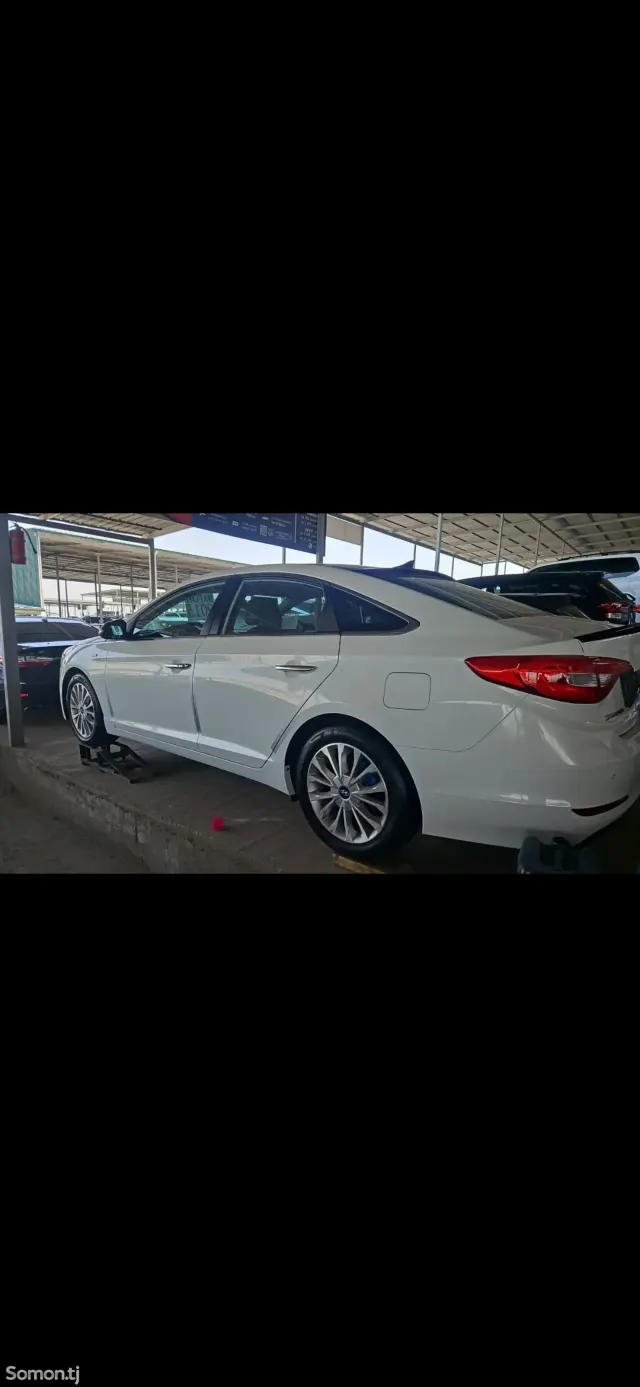 Hyundai Sonata 2015 · 2.0 AT
