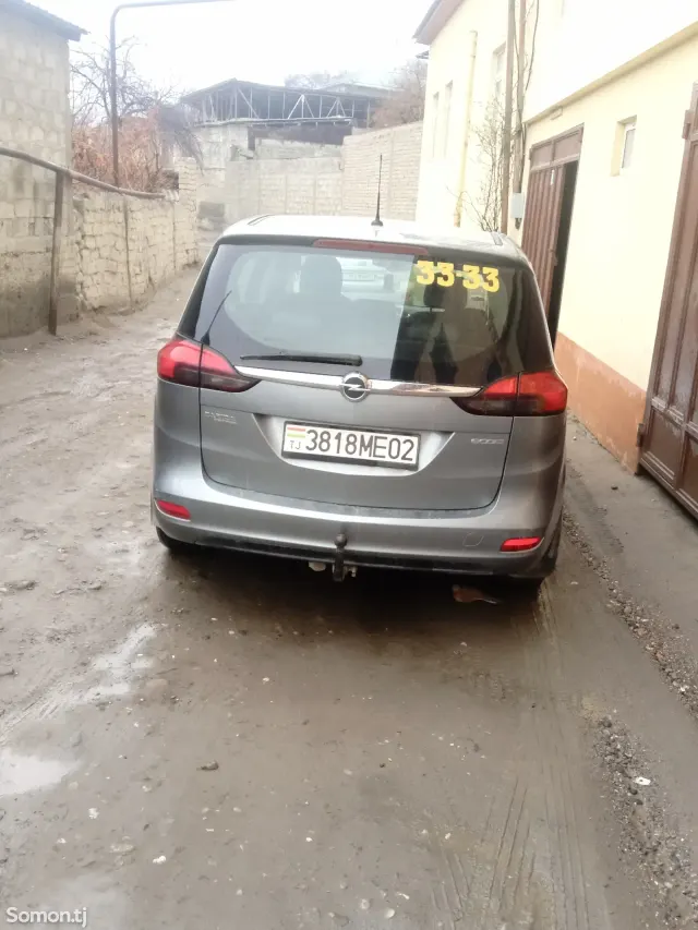 Opel Zafira 2014 · 1.4 MT
