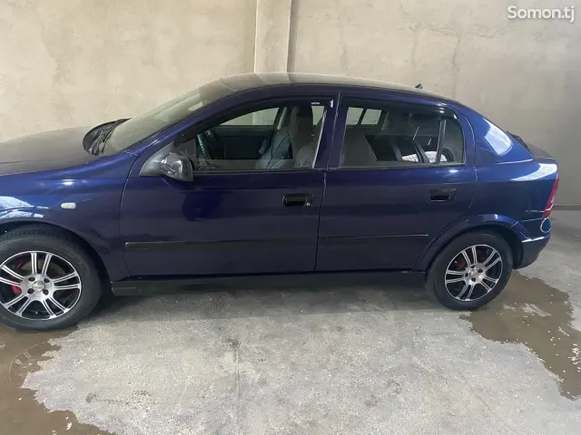 Opel Astra G 2000 · 1.6 MT