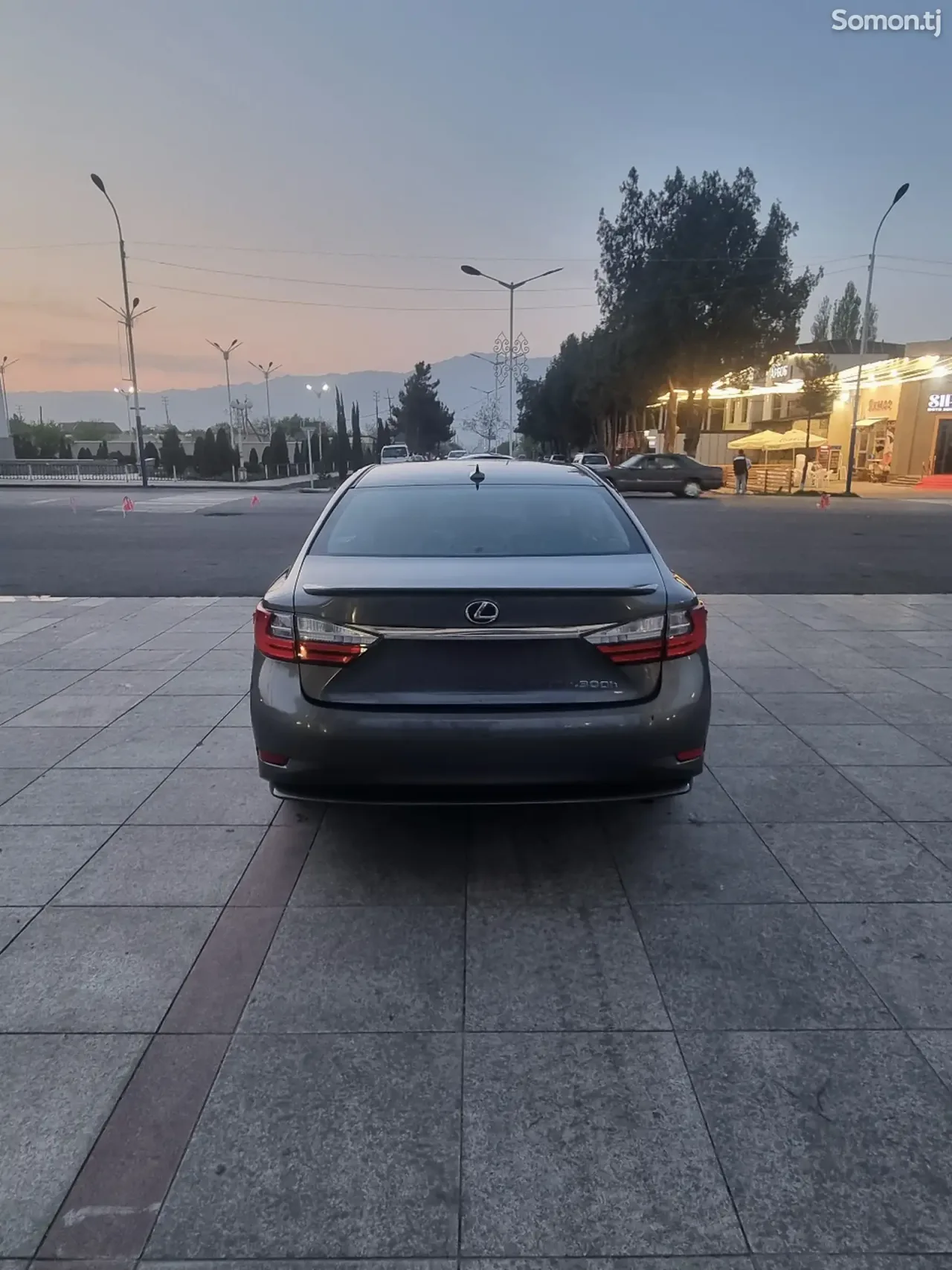 Lexus ES series 2014 · 2.5 AT