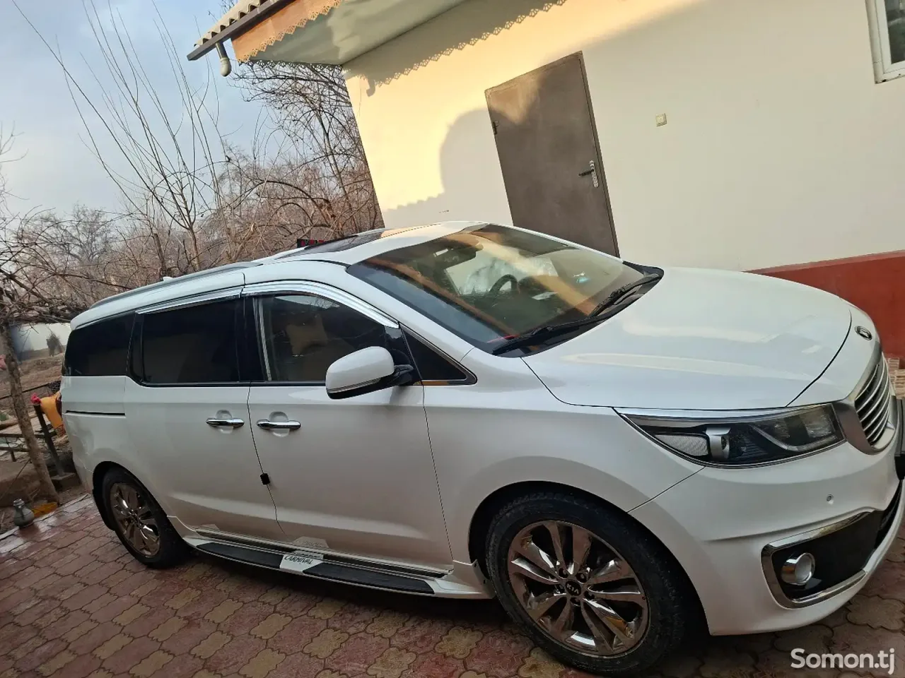 Kia Carnival 2014 · 2.2 AT