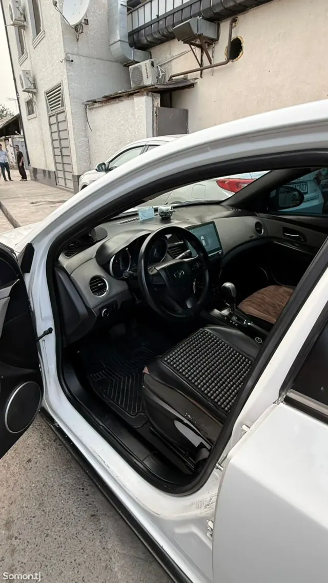 Chevrolet Cruze 2009 · 1.8 AT