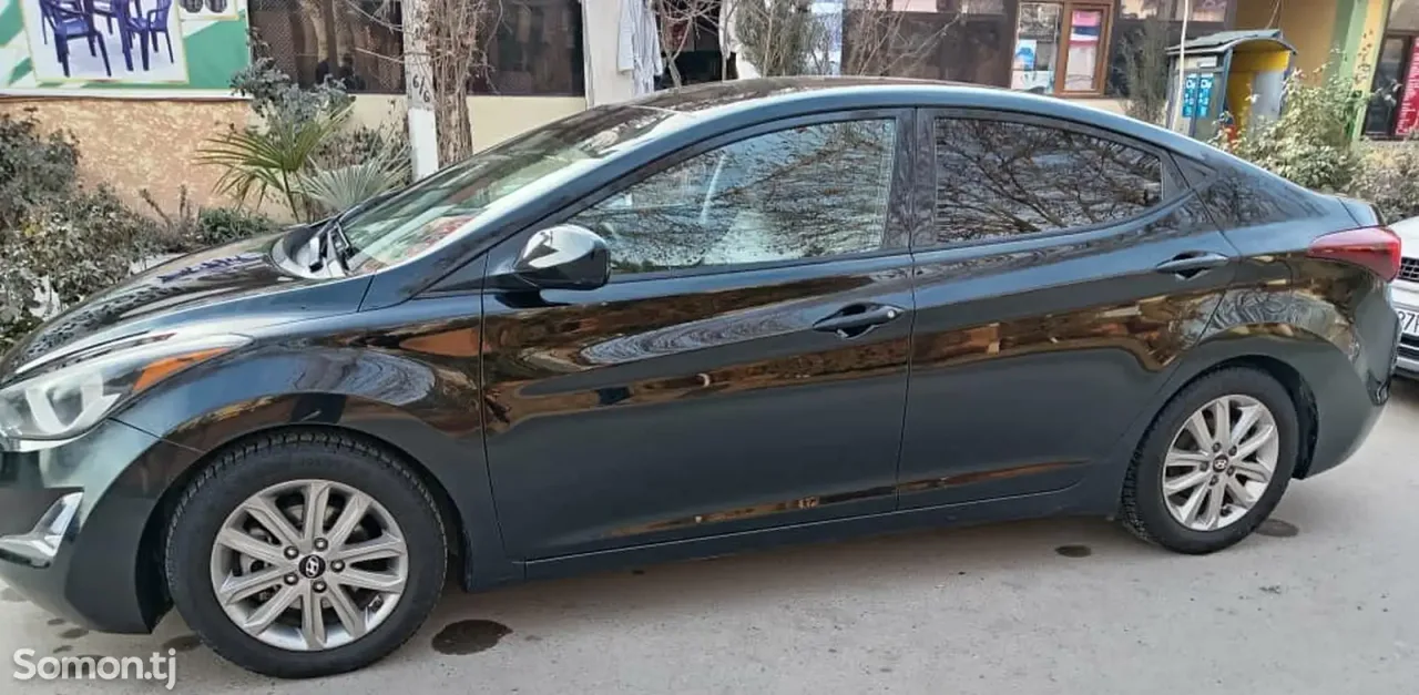 Hyundai Elantra 2016 · 1.6 AT